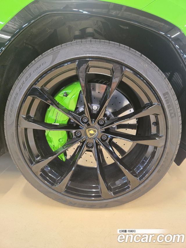 LAMBORGHINI Urus 4.0 V8 S 2024 - photo 14 - Import Corée du Sud | International Cars