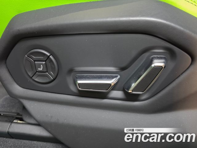 LAMBORGHINI Urus 4.0 V8 2021 - photo 16 - Import Corée du Sud | International Cars