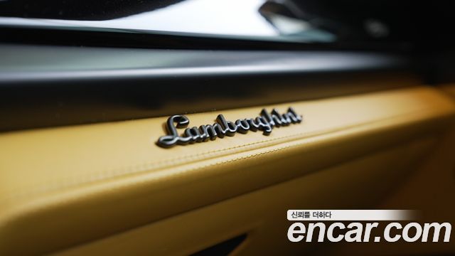 LAMBORGHINI Urus 4.0 V8 SE 2026 - photo 15 - Import Corée du Sud | International Cars