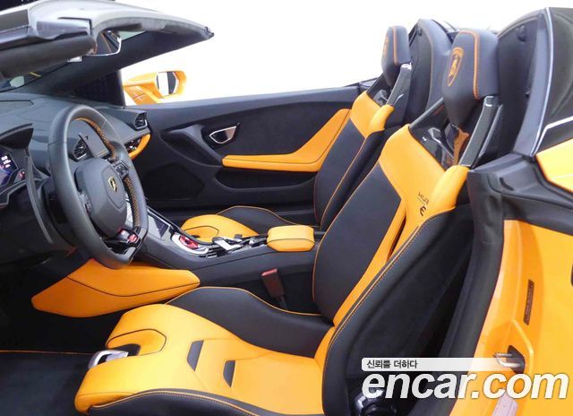 LAMBORGHINI Huracán LP640-4 EVO Spyder 2023 - photo 8 - Import Corée du Sud | International Cars