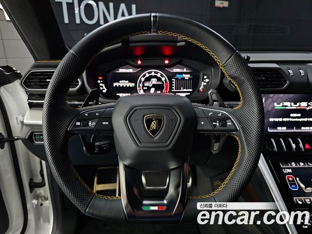 LAMBORGHINI Urus 4.0 V8 S 2023 - photo 12 - Import Corée du Sud | International Cars