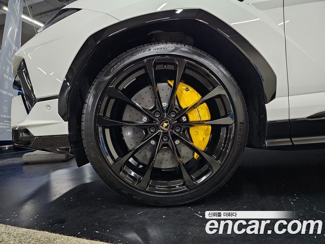 LAMBORGHINI Urus 4.0 V8 S 2023 - photo 6 - Import Corée du Sud | International Cars
