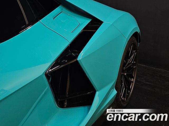 LAMBORGHINI Revuelto 6.5 V12 2025 - photo 7 - Import Corée du Sud | International Cars