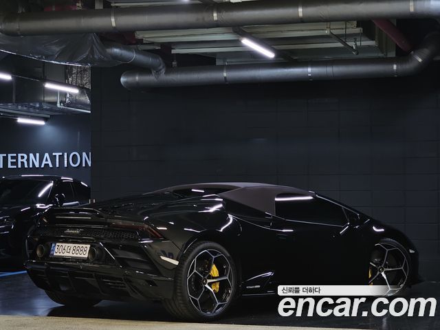LAMBORGHINI Huracán LP640-4 EVO Spyder 2021 - photo 5 - Import Corée du Sud | International Cars