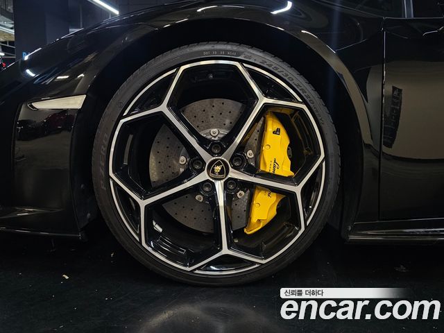 LAMBORGHINI Huracán LP640-4 EVO Spyder 2021 - photo 6 - Import Corée du Sud | International Cars
