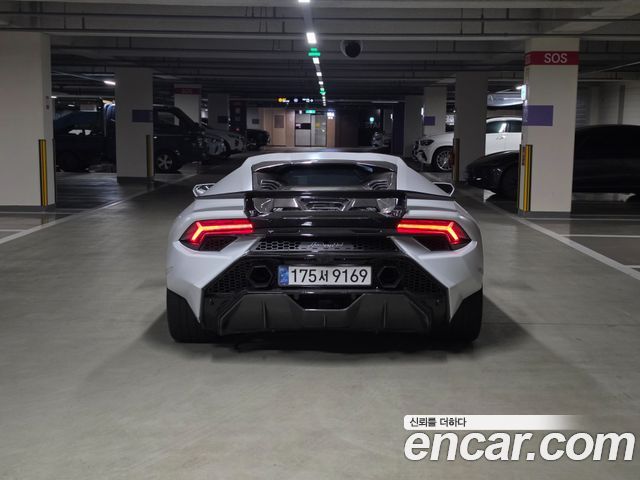 LAMBORGHINI Huracán LP610-4 2016 - photo 3 - Import Corée du Sud | International Cars