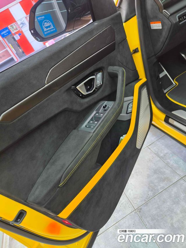 LAMBORGHINI Urus 4.0 V8 퍼포만테 2024 - photo 10 - Import Corée du Sud | International Cars