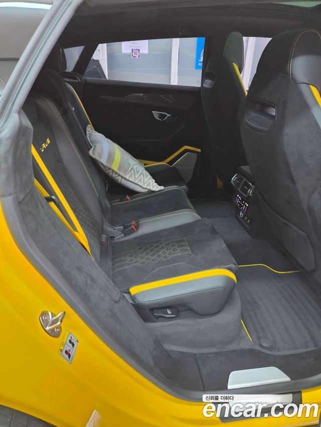 LAMBORGHINI Urus 4.0 V8 퍼포만테 2024 - photo 17 - Import Corée du Sud | International Cars