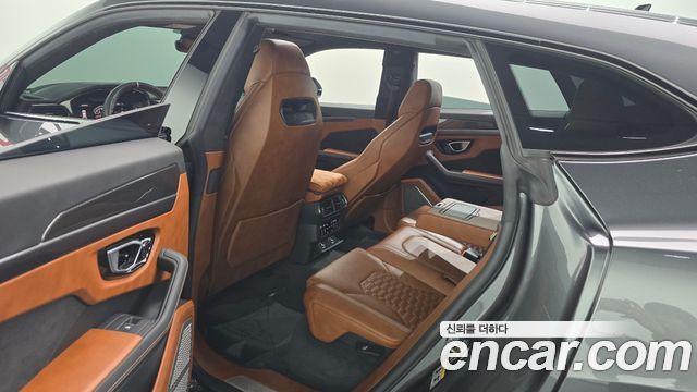 LAMBORGHINI Urus 4.0 V8 2019 - photo 12 - Import Corée du Sud | International Cars