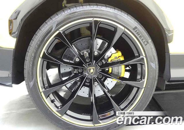 LAMBORGHINI Urus 4.0 V8 S 2024 - photo 10 - Import Corée du Sud | International Cars