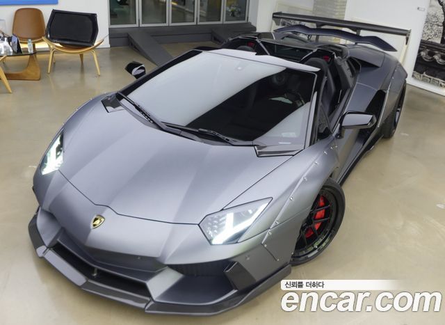 LAMBORGHINI Aventador LP700-4 Roadster 2015 - photo 16 - Import Corée du Sud | International Cars