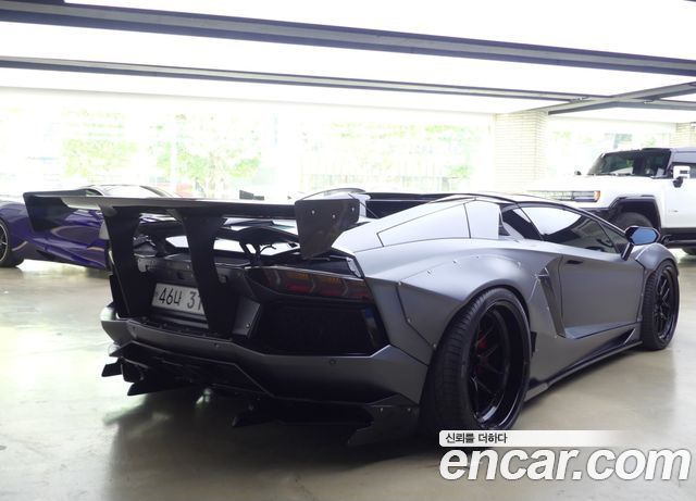 LAMBORGHINI Aventador LP700-4 Roadster 2015 - photo 3 - Import Corée du Sud | International Cars