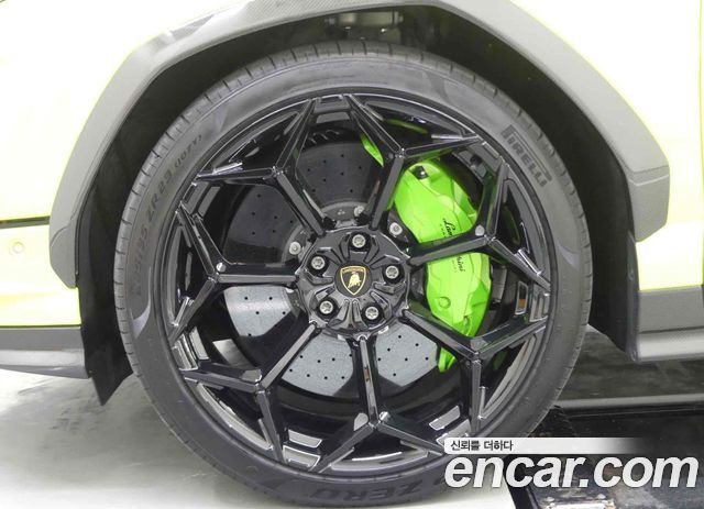 LAMBORGHINI Urus 4.0 V8 퍼포만테 2024 - photo 10 - Import Corée du Sud | International Cars