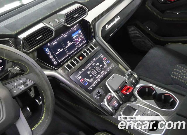 LAMBORGHINI Urus 4.0 V8 퍼포만테 2024 - photo 14 - Import Corée du Sud | International Cars