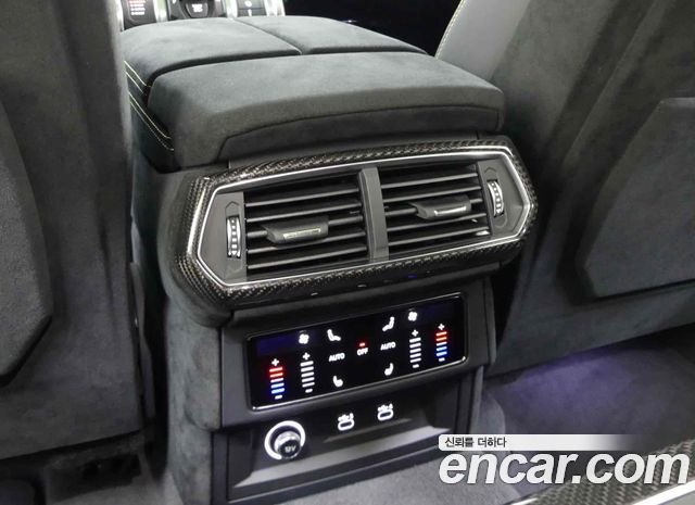LAMBORGHINI Urus 4.0 V8 퍼포만테 2024 - photo 18 - Import Corée du Sud | International Cars