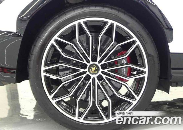 LAMBORGHINI Urus 4.0 V8 SE 2025 - photo 10 - Import Corée du Sud | International Cars