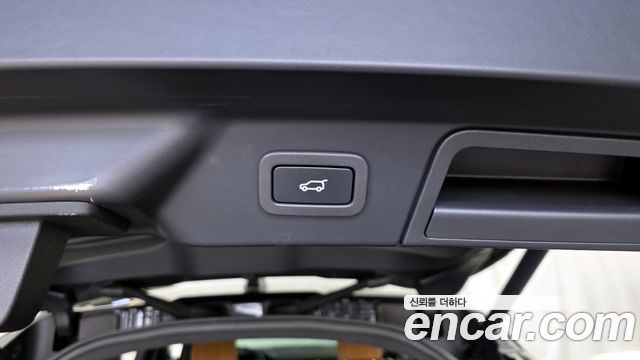 LAND ROVER Range Rover Velar 3.0 P400 R-Dynamic HSE 2022 - photo 31 - Import Corée du Sud | International Cars