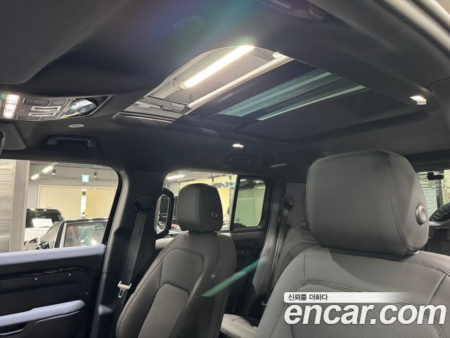 LAND ROVER Defender (L663) 130 P400 아웃바운드 2025 - photo 14 - Import Corée du Sud | International Cars