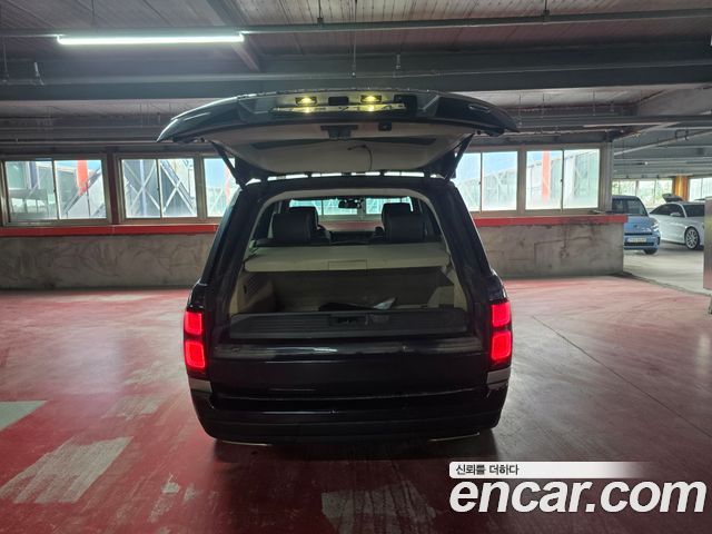 LAND ROVER Range Rover 4세대 4.4 SDV8 Vogue SE 디젤 2015 - photo 7 - Import Corée du Sud | International Cars