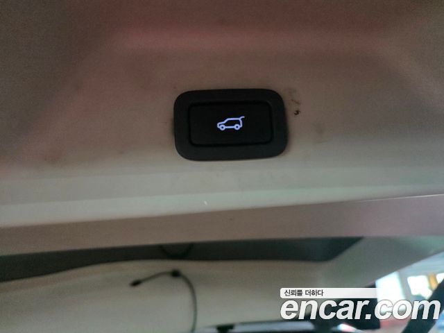 LAND ROVER Range Rover 4세대 4.4 SDV8 Vogue SE 디젤 2015 - photo 8 - Import Corée du Sud | International Cars