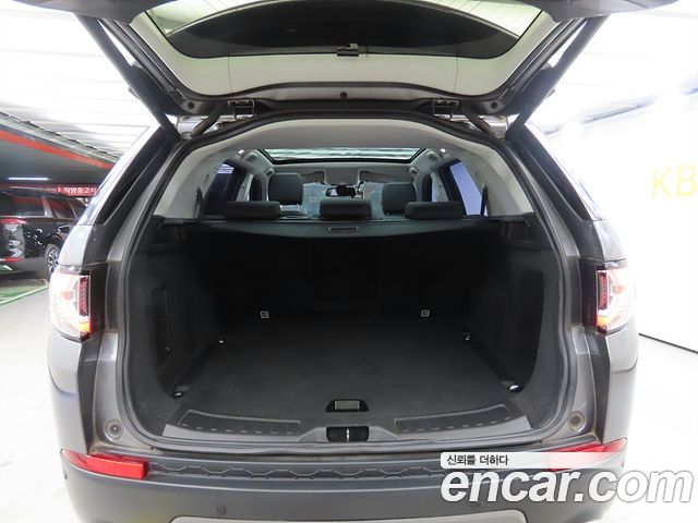 LAND ROVER Discovery Sport 2.0 TD4 SE (150마력) 2017 - photo 18 - Import Corée du Sud | International Cars