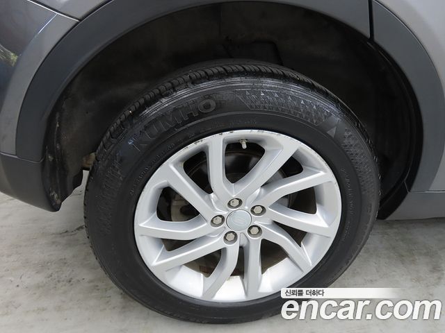 LAND ROVER Discovery Sport 2.0 TD4 SE (150마력) 2017 - photo 20 - Import Corée du Sud | International Cars