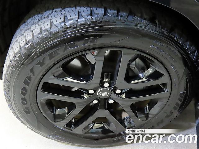 LAND ROVER Defender (L663) 130 P400 아웃바운드 2025 - photo 20 - Import Corée du Sud | International Cars