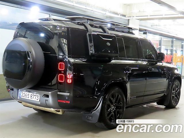 LAND ROVER Defender (L663) 130 P400 아웃바운드 2025 - photo 4 - Import Corée du Sud | International Cars