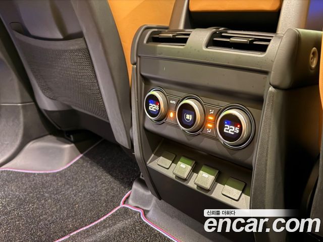 LAND ROVER Defender (L663) 110 D300 HSE 2023 - photo 10 - Import Corée du Sud | International Cars