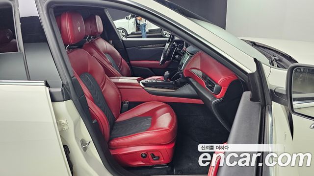 MASERATI Levante 3.0 AWD 그란루쏘 2017 - photo 12 - Import Corée du Sud | International Cars