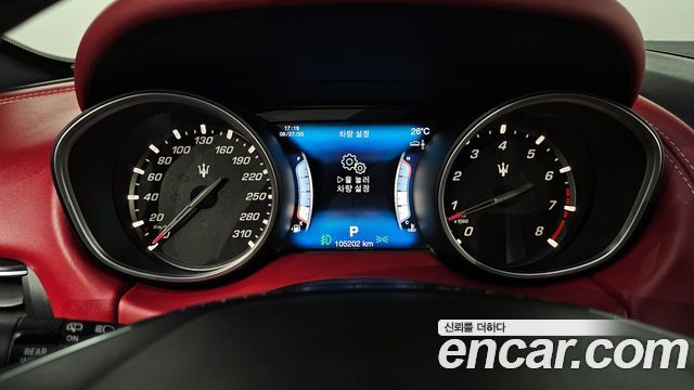MASERATI Levante 3.0 AWD 그란루쏘 2017 - photo 8 - Import Corée du Sud | International Cars