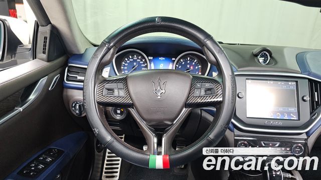 MASERATI Ghibli 3.0S Q4 2016 - photo 14 - Import Corée du Sud | International Cars
