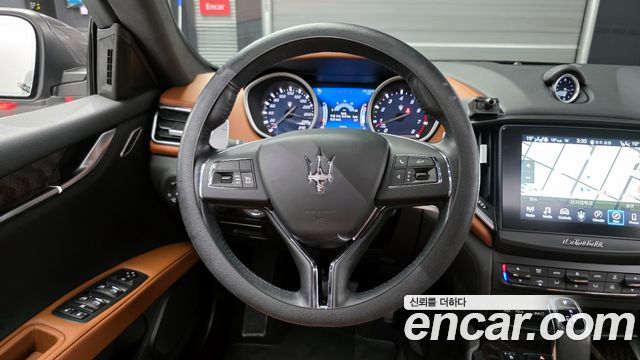 MASERATI Ghibli 3.0 2021 - photo 13 - Import Corée du Sud | International Cars