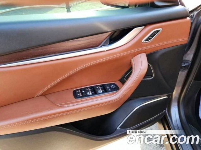 MASERATI Levante 3.0 디젤 AWD 2017 - photo 18 - Import Corée du Sud | International Cars