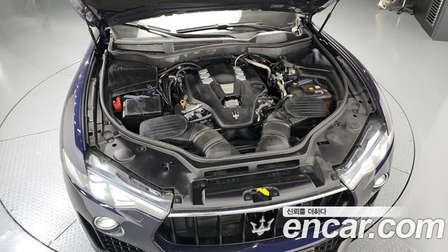 MASERATI Levante 3.0 AWD 그란Sport 2019 - photo 6 - Import Corée du Sud | International Cars