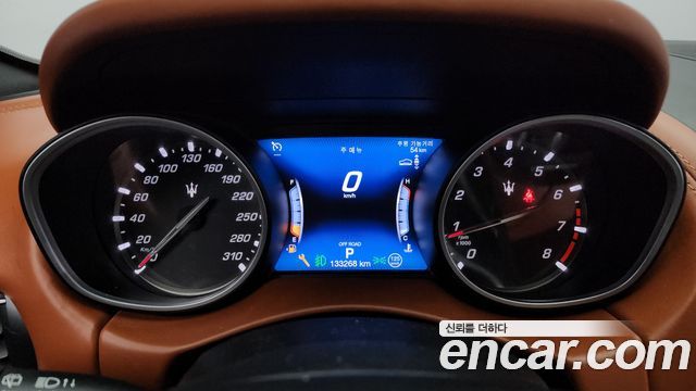 MASERATI Levante 3.0 AWD 그란Sport 2019 - photo 8 - Import Corée du Sud | International Cars