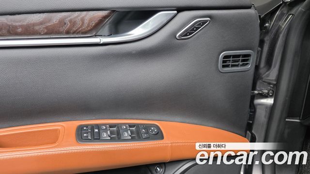 MASERATI Ghibli 3.0 2015 - photo 12 - Import Corée du Sud | International Cars