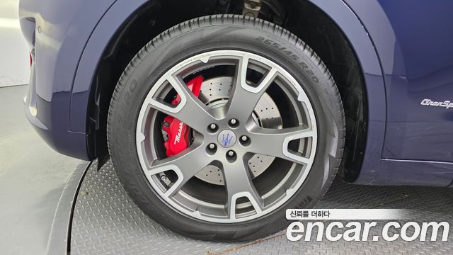 MASERATI Levante 3.0 디젤 AWD 그란Sport 2019 - photo 5 - Import Corée du Sud | International Cars