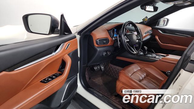 MASERATI Levante 3.0 AWD 그란Sport 2018 - photo 10 - Import Corée du Sud | International Cars