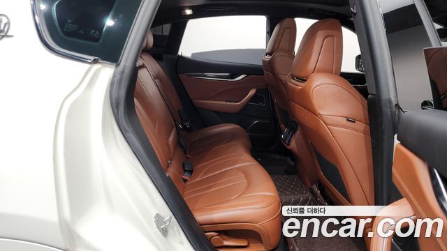 MASERATI Levante 3.0 AWD 그란Sport 2018 - photo 12 - Import Corée du Sud | International Cars