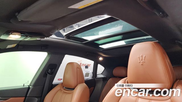 MASERATI Levante 3.0 AWD 그란Sport 2018 - photo 19 - Import Corée du Sud | International Cars