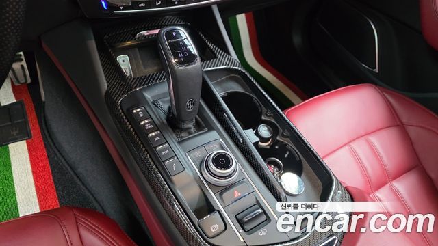 MASERATI Levante 3.0 AWD 그란Sport 2020 - photo 12 - Import Corée du Sud | International Cars