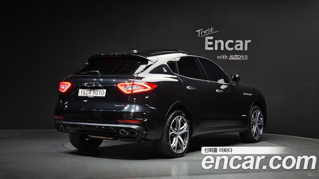 MASERATI Levante 3.0 AWD 그란Sport 2020 - photo 2 - Import Corée du Sud | International Cars