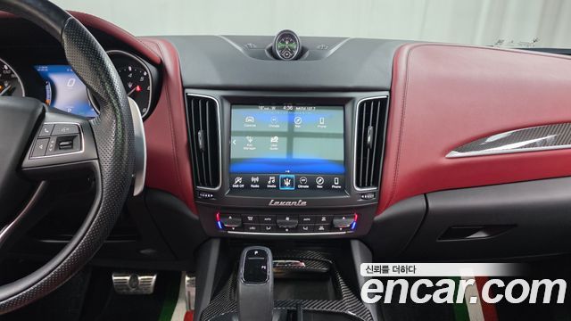 MASERATI Levante 3.0 AWD 그란Sport 2020 - photo 20 - Import Corée du Sud | International Cars