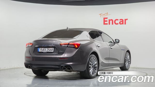 MASERATI Ghibli 2.0 GT 2022 - photo 2 - Import Corée du Sud | International Cars