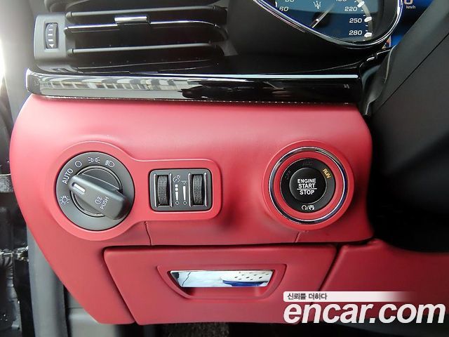 MASERATI Quattro포르테 3.0 V6 2017 - photo 13 - Import Corée du Sud | International Cars