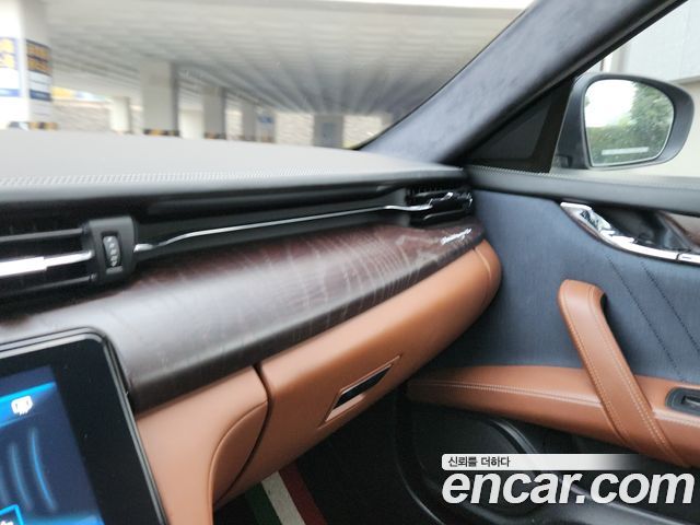MASERATI Quattro포르테 3.0 디젤 그란루쏘 2018 - photo 17 - Import Corée du Sud | International Cars