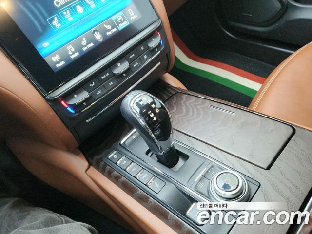 MASERATI Quattro포르테 3.0 디젤 그란루쏘 2018 - photo 19 - Import Corée du Sud | International Cars