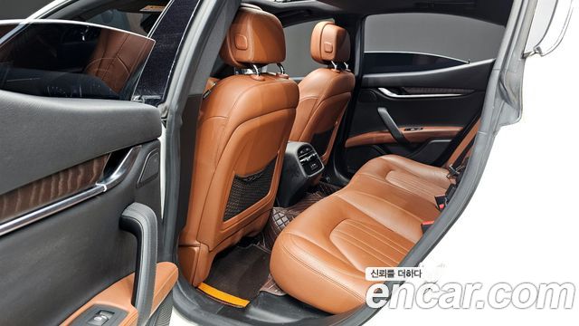 MASERATI Ghibli 3.0 2018 - photo 11 - Import Corée du Sud | International Cars