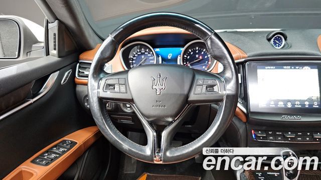 MASERATI Ghibli 3.0 2018 - photo 13 - Import Corée du Sud | International Cars